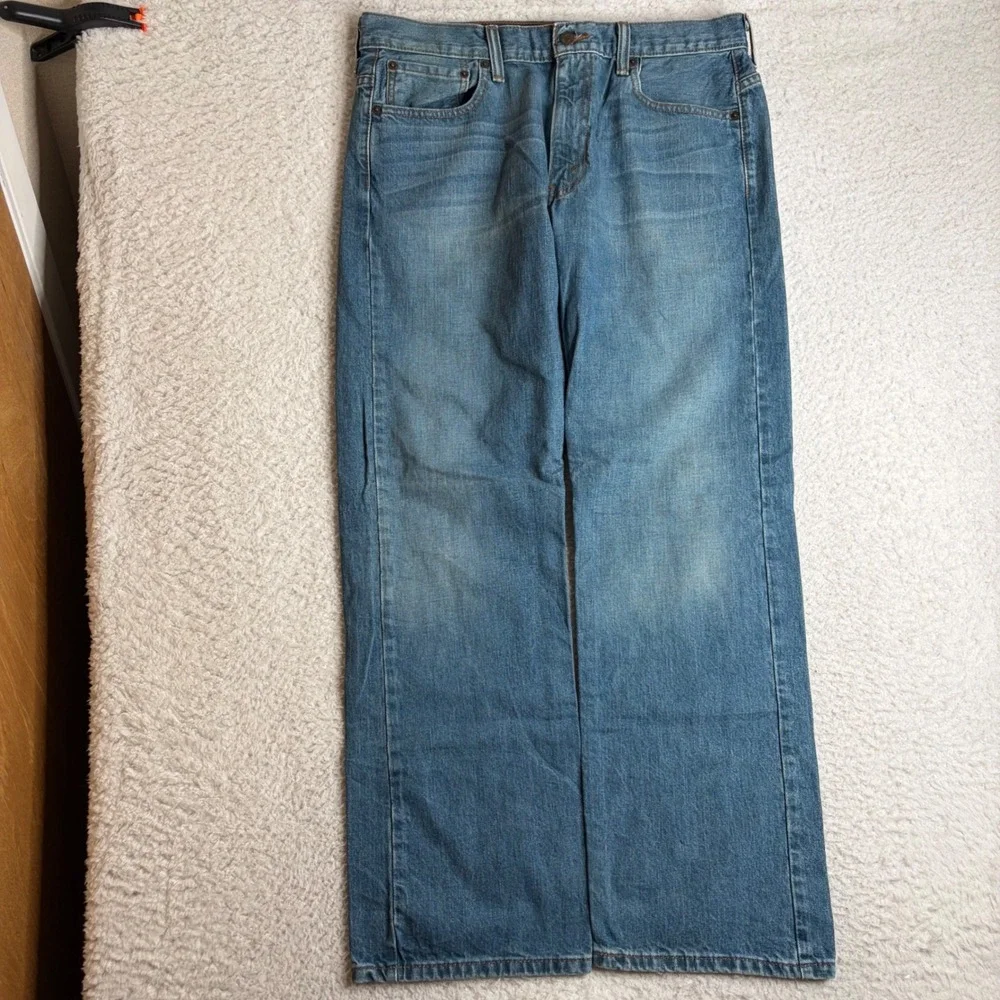 Levis levis 569